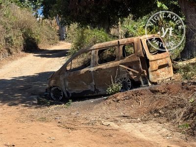Épave de véhicule calciné dans la campagne de Tsararano 